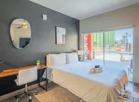 Stunning Studio - DT, Parking, Gym, W-D, Roosevelt Row