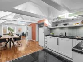 Arctic Homes - Historic Penthouse