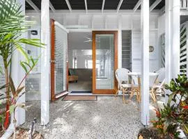 The Queenslander Family Townhouse Near Four Mile Beach