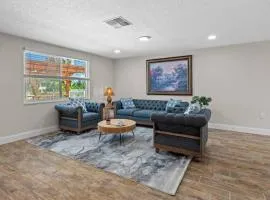 Villa Walk to Beach, Pool & Games Great for Family Vacations