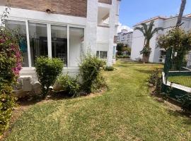 Laguna Beach Piscina- HOME RENT MALAGA – hotel w mieście Torrox Costa