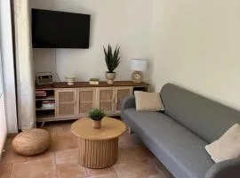 Igelnest im Küstenwald Graal-Müritz