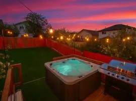 Spa Oasis Home - Hot Tub - King Bed - BBQ - Garage - Pets!
