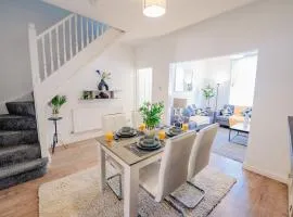 New 2BR Home Comfy and Spacious