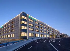 Holiday Inn Shanghai Pudong Airport, an IHG Hotel