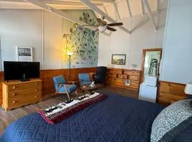 Yardarm Motel