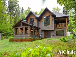 L'ours et le Renard- Chalet familial et Spa, hotel v destinaci Petite-Rivière-Saint-Francois