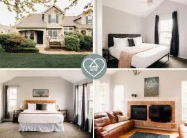 Cozy Retreat - King Beds - Cinema Cave & Home Gym