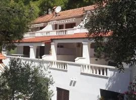 Apartments and rooms with parking space Jagodna, Hvar - 24399
