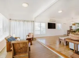 Argyle Beach House - Coastal Style, 130m to beach,