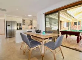 Coastal Getaway Free wi-fi and games room