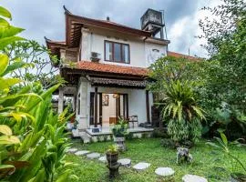 Pondok Loris Villa