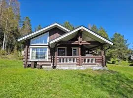 Smaller Äijänhonka Cottage