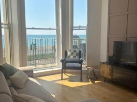 Stunning 3 Bed Apartment with Seaview, hotel in Worthing