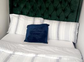 Cosy Private Room Manchester, hôtel à Little Hulton
