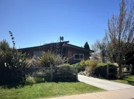 Hikuwai Family Retreat - Albert Town Holiday Home
