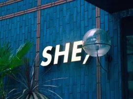 Hotel She, Osaka