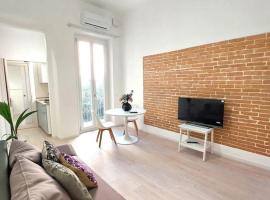 Petite Deva - Central loft with balcony, hotel in Cagliari