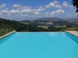 Urlaub, wo die Toskana noch authentisch ist - Rustico aus 16Jh mit Infinity Pool