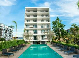 Sleek 2 Bed Apt T2-818, ξενοδοχείο σε Chalong 