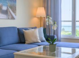 Apartment BLUE LAGOON, hotel in St. St. Constantine and Helena