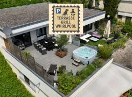 PENTHOUSE - 3 Schlafzimmer- sonnige Dachterrasse -Whirlpool & Alpenblick - Perfekt für Romantik oder Familienurlaub mit Kind, Hund willkommen - by FerienWohnenAmSee -