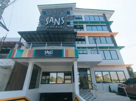 Sans Hotel near Enchanted Kingdom Santa Rosa Laguna, hotel v destinaci Santa Rosa