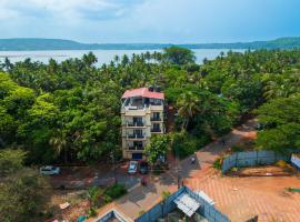 Helloworld Riverbank Inn, hotel in Morjim