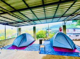 GlenBrook Home Tent Stay, hotel v destinaci Devikolam