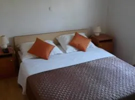 Ferienwohnung Für Vier Personen Mit Terrasse