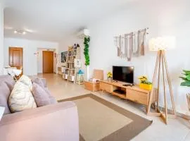 Tropical 2 BDR Apt in Lagos Centre by LovelyStay
