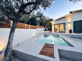 La casa di Bei-peaceful and secluded retreat with private pool- By Villa Mana Gers