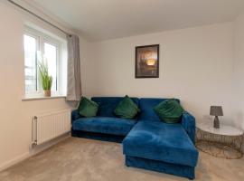 Modern & Spacious 4 Bedroom House in Yeovil, hotel v destinaci Over Compton