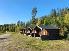 Ofvansjö Gård , Enkel stuga för övernattning på ett fd militärområde