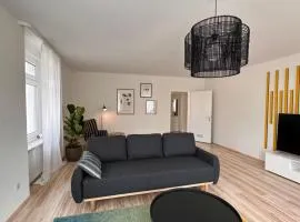 AMAO Amber - 120 m2 Group Apartment - 10 Guests - King-Size Beds - 2 Bathrooms - Free Parking
