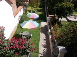 Villa Oropeza Hostel, hotel near Bolivar Park, Sucre