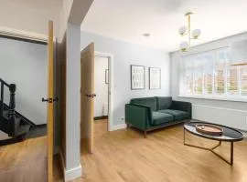 Close to Media City-Old Trafford - 5 Bedroom House