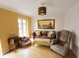 Immaculate 4BD Family Home in Lee on the Solent