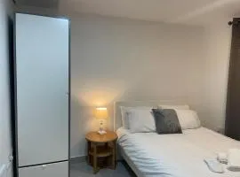 Cozy 2 Bedroom Flat - City Centre - Free Parking
