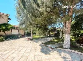 The Traditional Holiday House