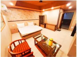HARIDWAR HOTEL HEAVEN # GUEST - With Free Parking & Wi-fi - Restaurant Facilities Available Near Temple - A Premium Hotel In Haridwar