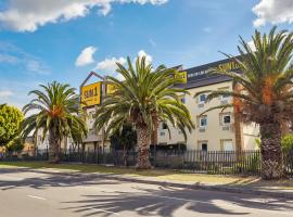 SUN1 Parow Cape Town、Avondaleの駐車場付きホテル