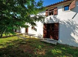 Ferienhaus In Kotli Mit Grill, Garten Und Gemeinschaftlichem Pool