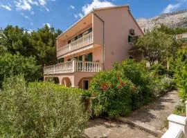 Charmantes Ferienhaus In Medići Mit Privatem Pool