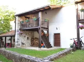 Gemütliches Ferienhaus In Kotli Mit Grill, Terrasse Und Garten