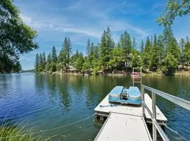 The Big Easy Lakefront Cabin