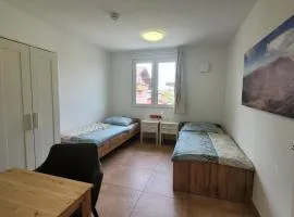 Pension Chen, 2 Doppelzimmer , EBK, separater Balkon
