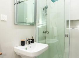 villa Toscana luxe GRA port Harcourt, hótel í Port Harcourt