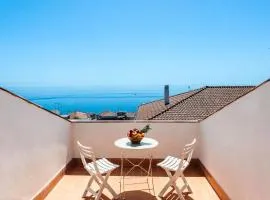 Spacious Apartment with Sea View in Aci Castello