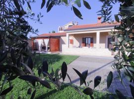 Apartments Mima, hotel v destinaci Zambratija